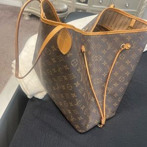 Louis Vuitton never full